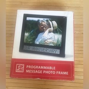 Programmable message photo frame